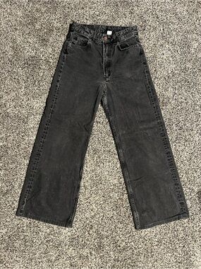 H&M Divides High-Rise Black Jeans